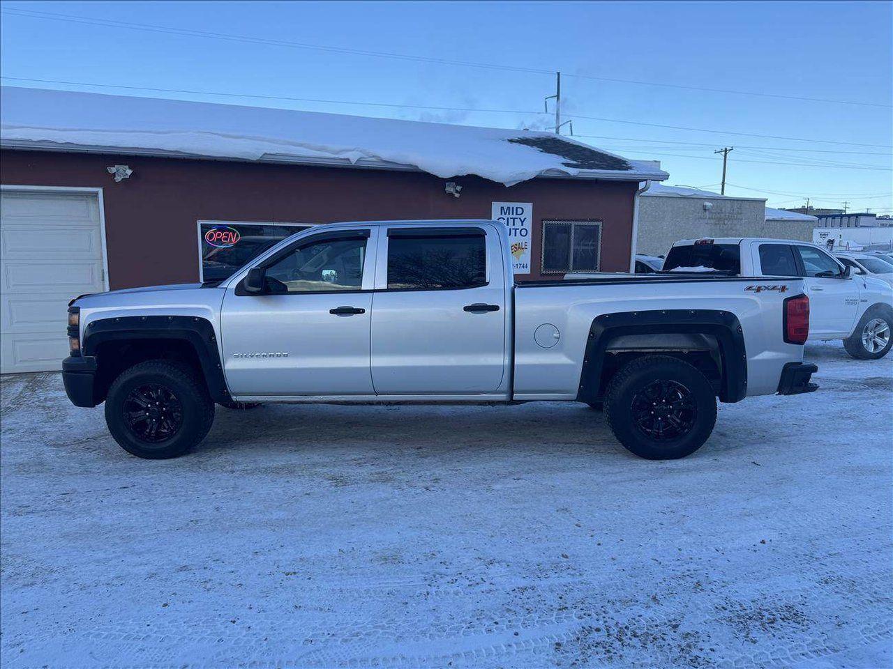 Used 2014 Chevrolet Silverado 1500 CREW 4 X 4 for sale in Saskatoon, SK