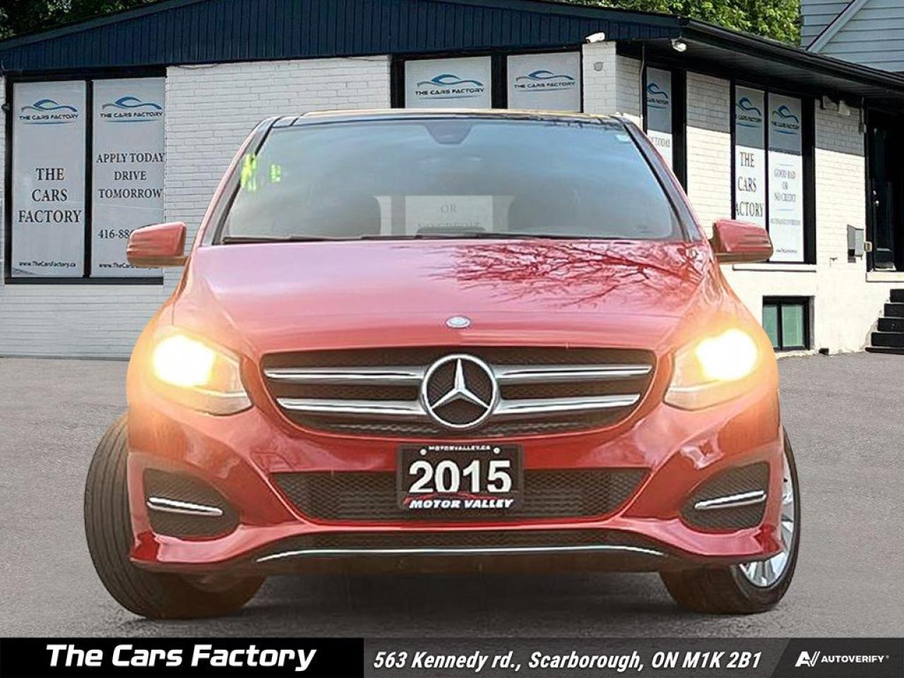 2015 Mercedes-Benz B-Class B250 Sports Tourer 4MATIC - Navigation / Camera! - Photo #2