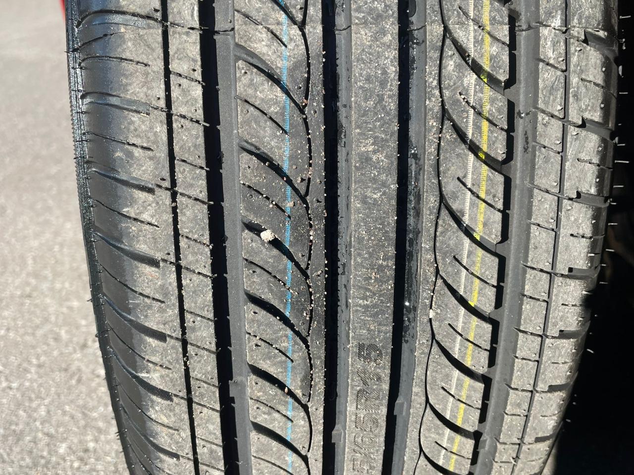 2017 Hyundai Elantra Auto LE LOW KM NO ACCIDENT REMOTE START NEW TIRES Photo2