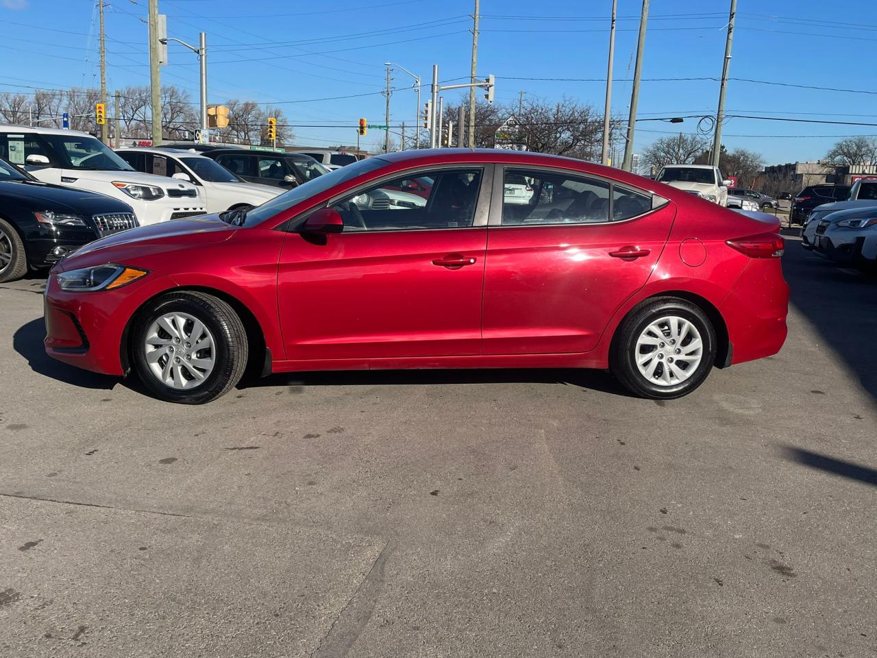 2017 Hyundai Elantra Auto LE LOW KM NO ACCIDENT REMOTE START NEW TIRES - Photo #2