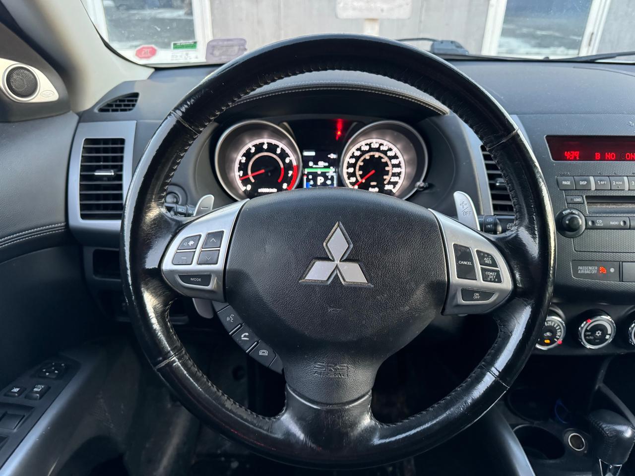 2011 Mitsubishi Outlander XLS - Photo #22