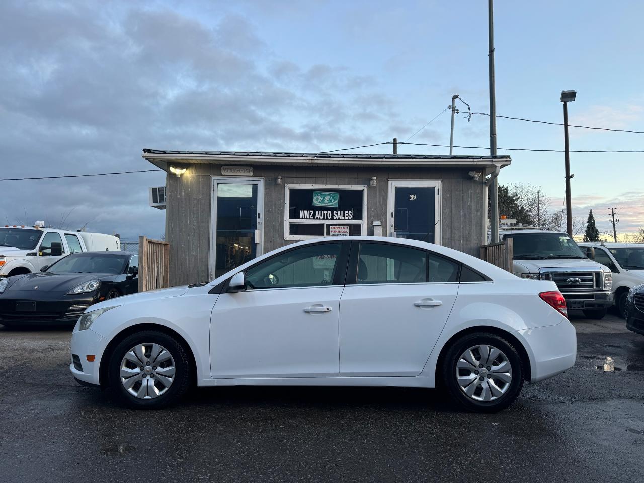 2013 Chevrolet Cruze LT Turbo Photo4