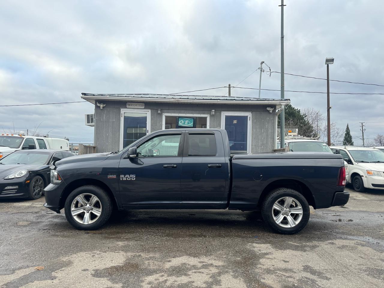 2016 RAM 1500 SPORT Photo4