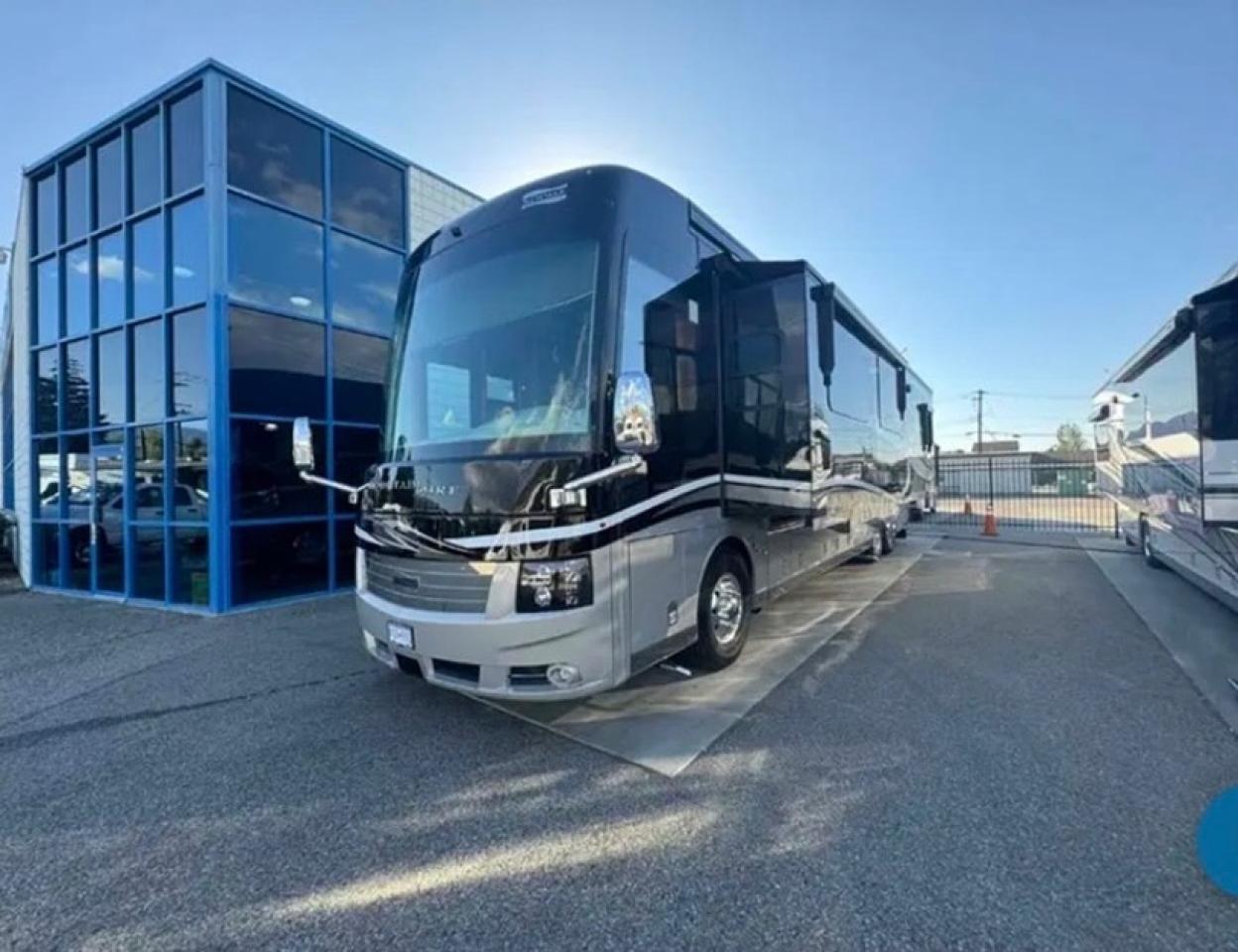 Used 2019 Newmar Mountain Aire 4018 for sale in Salmon Arm, BC