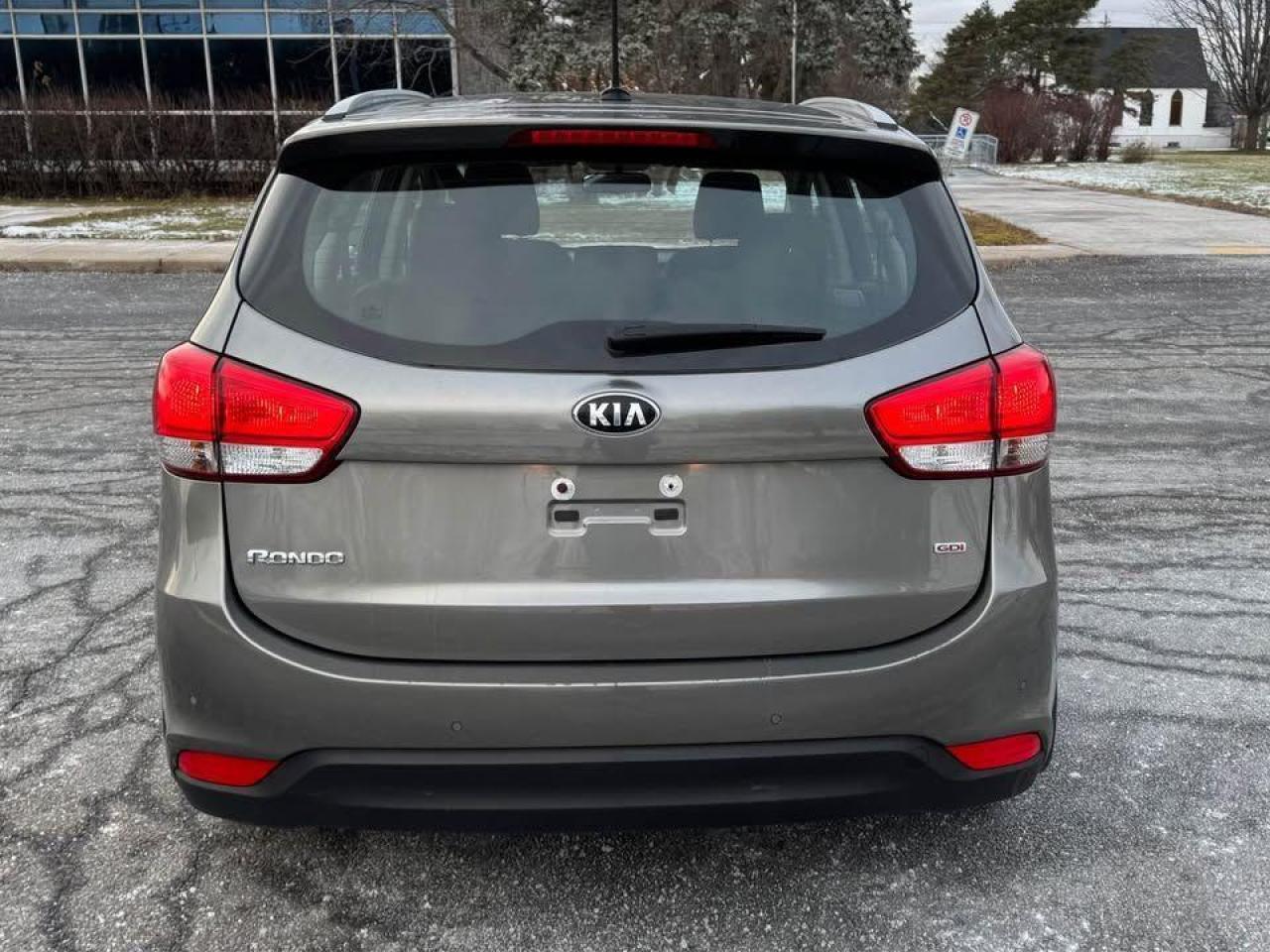 2016 Kia Rondo 3rd Row - Certified - Photo #6