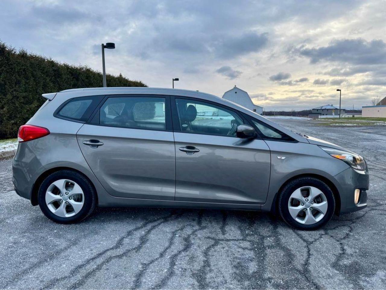 2016 Kia Rondo 3rd Row - Certified - Photo #9