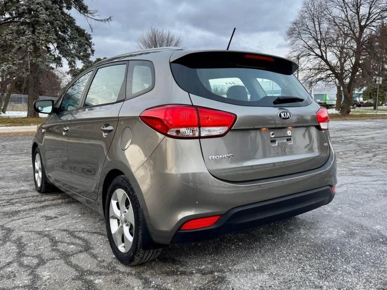 2016 Kia Rondo 3rd Row - Certified - Photo #13