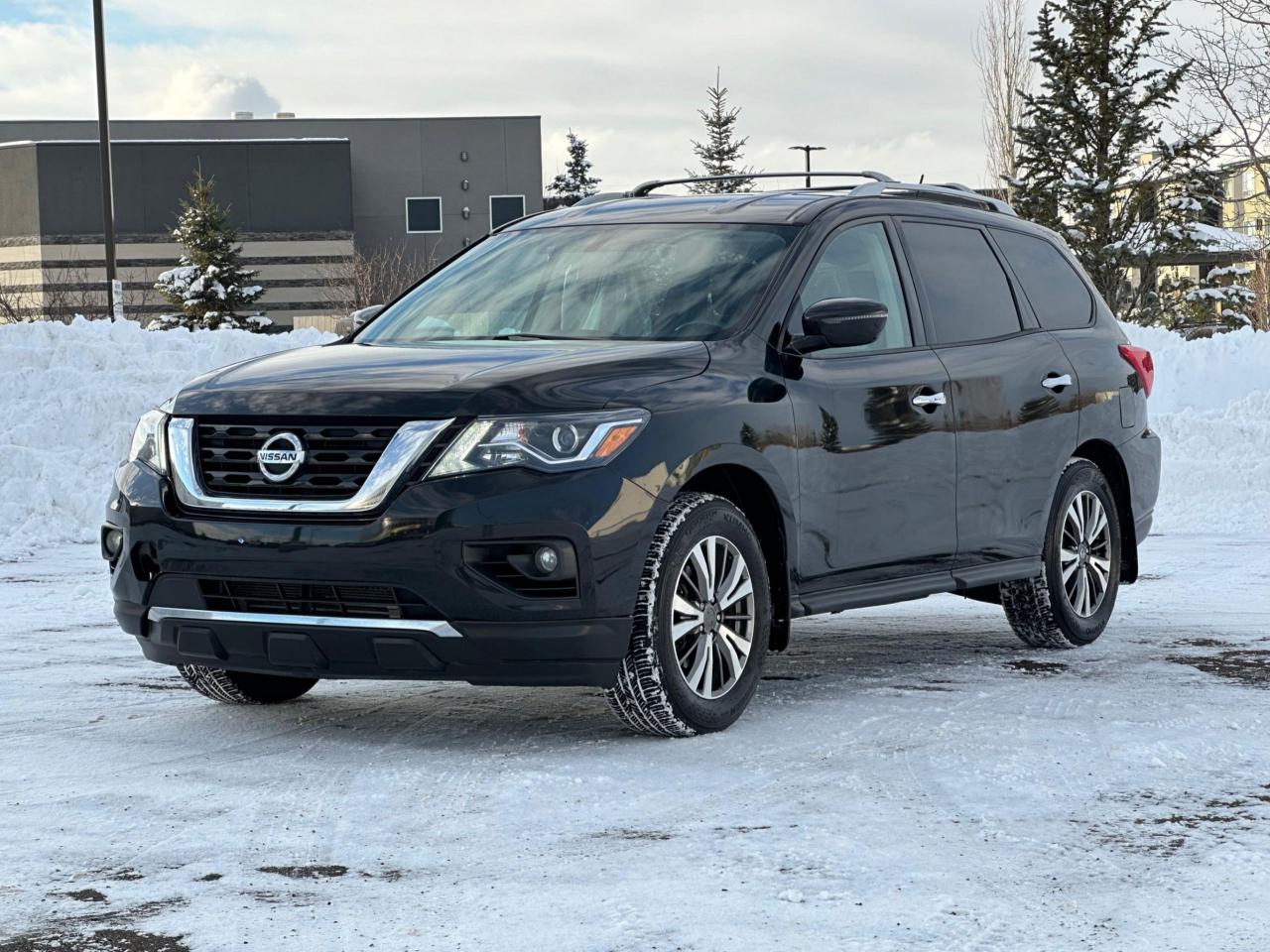 Used 2017 Nissan Pathfinder SV 4WD | 7 PASSENGER | BACKUP CAM | $0 DOWN for sale in Calgary, AB