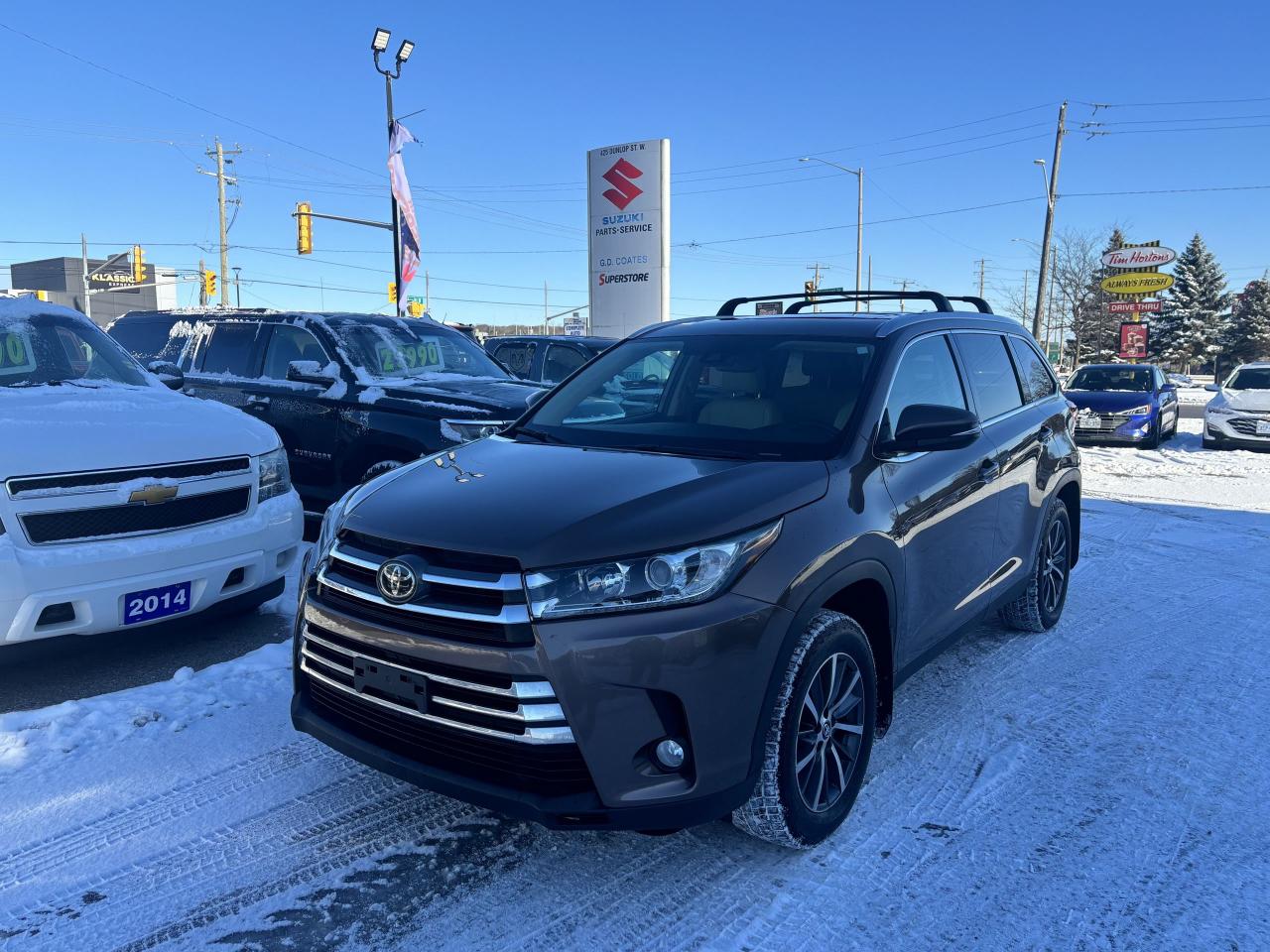 Used 2019 Toyota Highlander XLE AWD ~Leather ~Moonroof ~Nav ~Alloys ~Bluetooth for sale in Barrie, ON