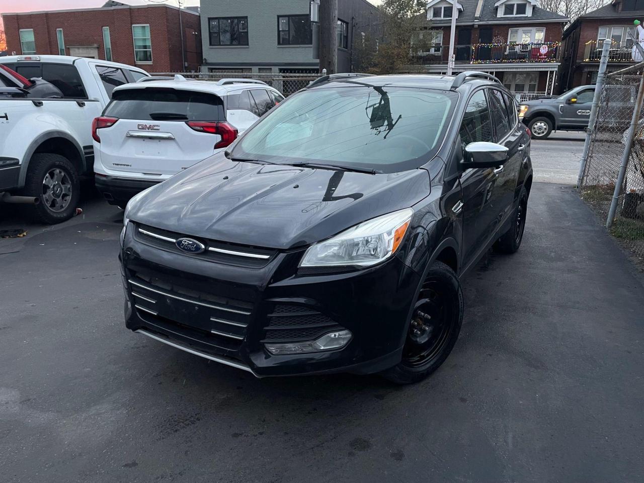 Used 2015 Ford Escape SE *NAV, BACKUP CAM, WINTER TIRES, HEATED SEATS* for sale in Hamilton, ON