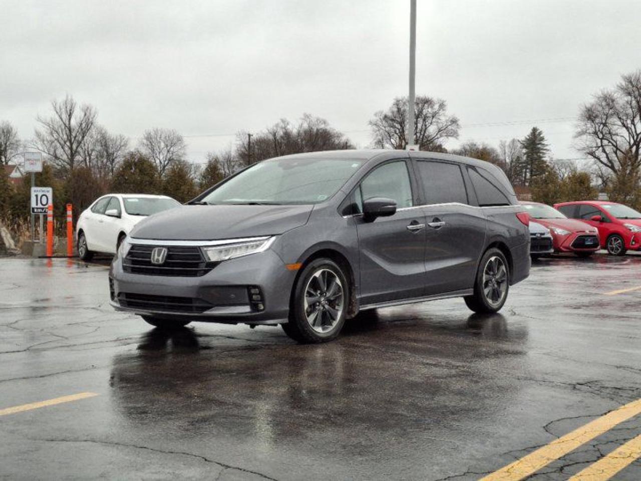 Used 2023 Honda Odyssey Touring  | DVD | Leather | Sunroof | Nav | Power Sliding Doors + Hatch | Rear Camera for sale in Guelph, ON