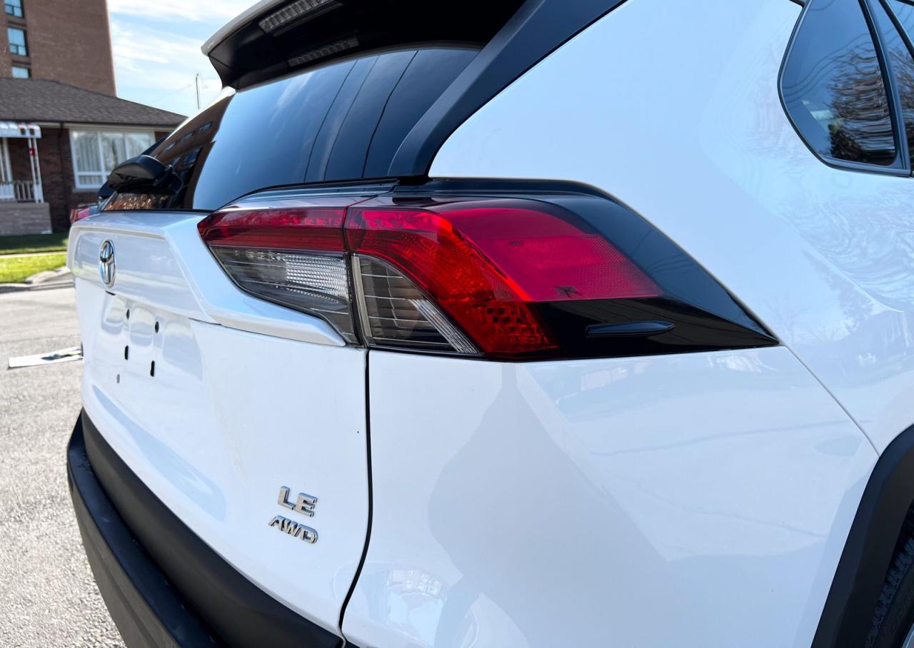2021 Toyota RAV4 LE AWD - Photo #9