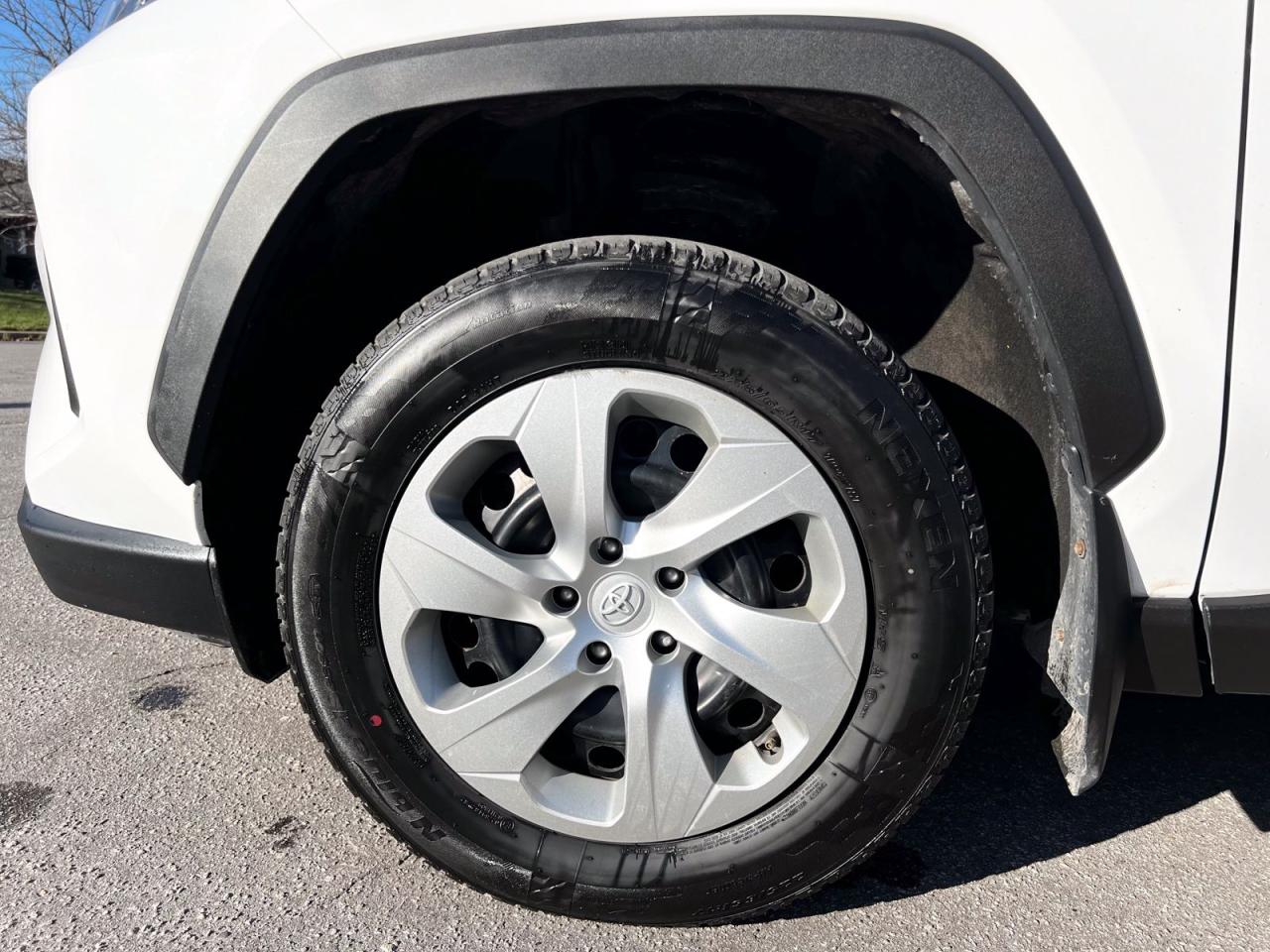 2021 Toyota RAV4 LE AWD - Photo #8