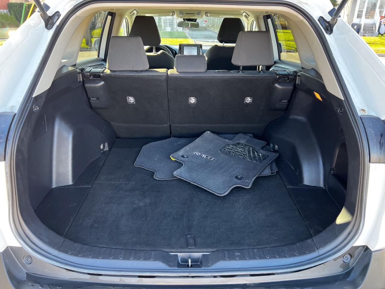 2021 Toyota RAV4 LE AWD - Photo #12