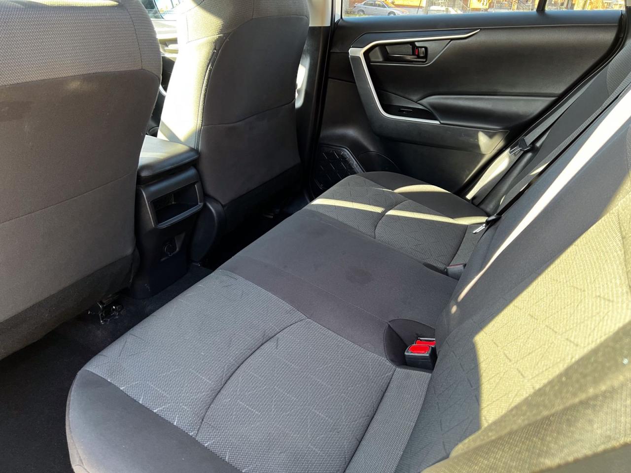 2021 Toyota RAV4 LE AWD - Photo #13