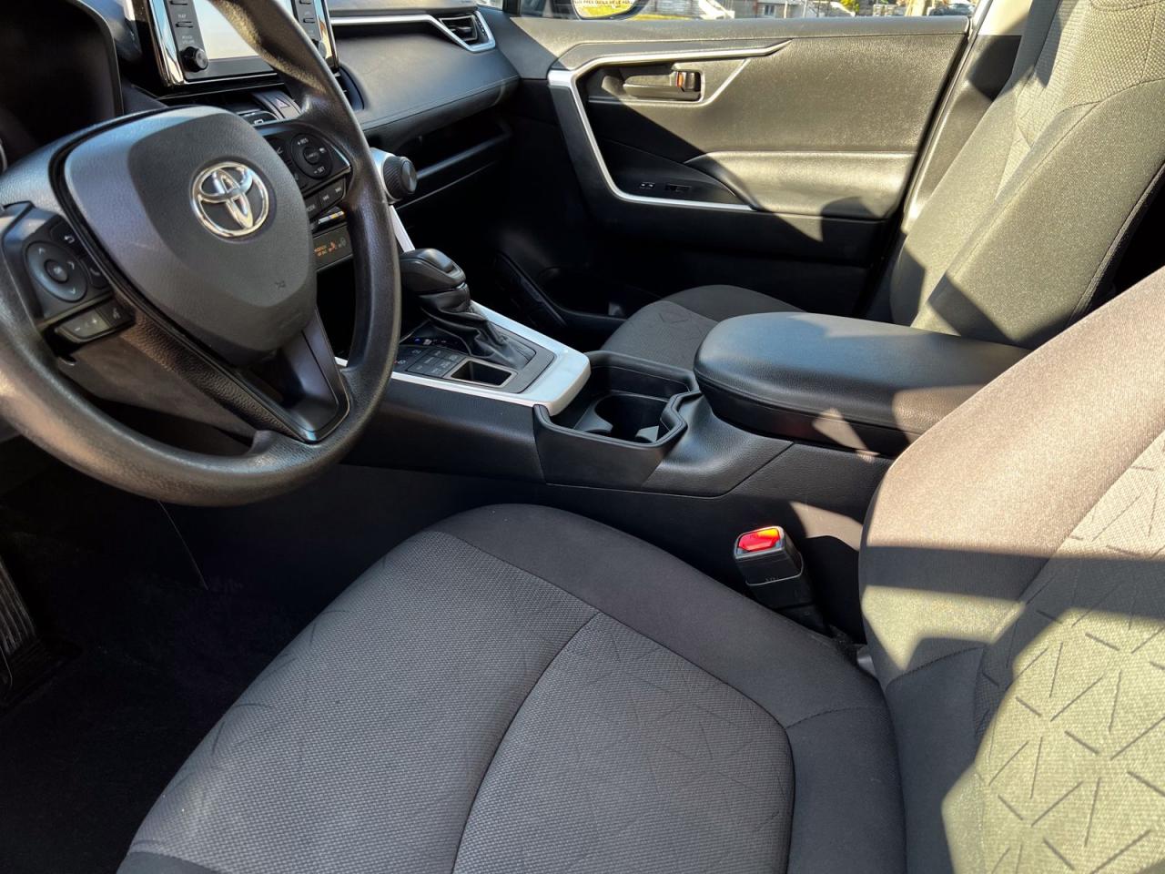 2021 Toyota RAV4 LE AWD - Photo #14