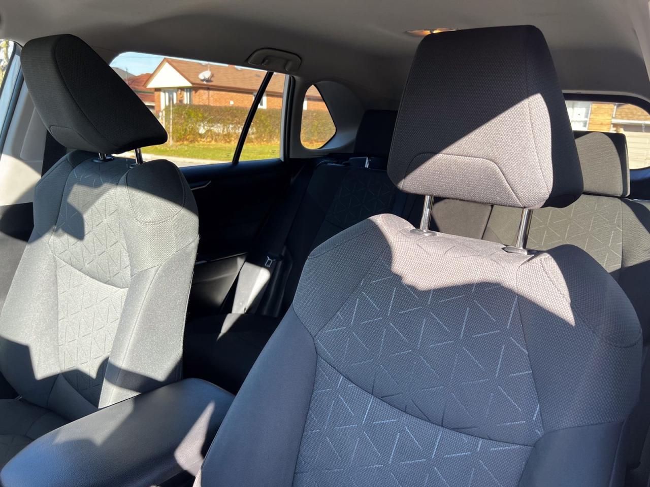 2021 Toyota RAV4 LE AWD - Photo #18