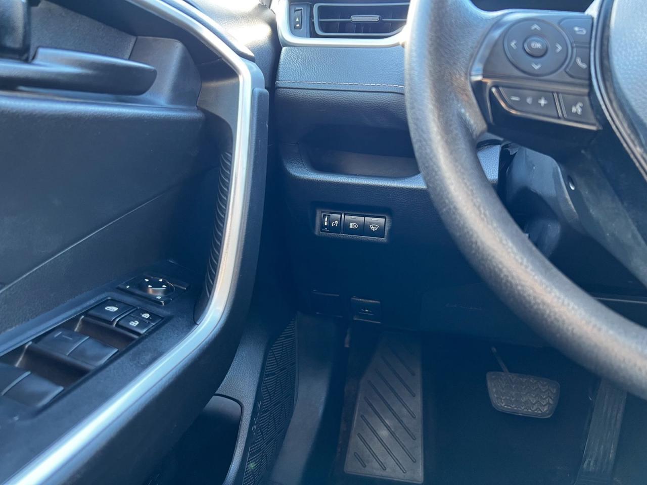 2021 Toyota RAV4 LE AWD - Photo #19