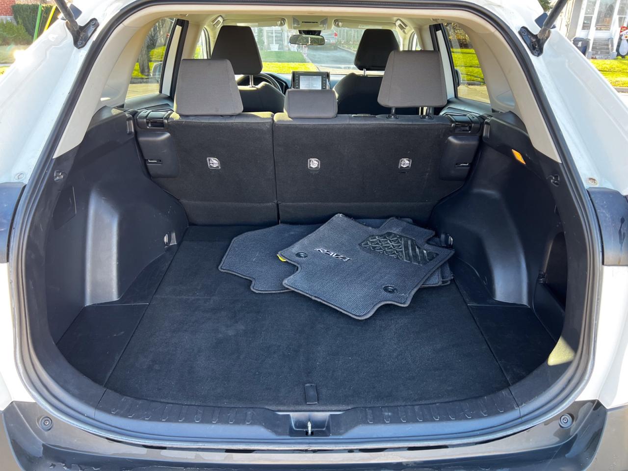 2021 Toyota RAV4 LE AWD - Photo #12