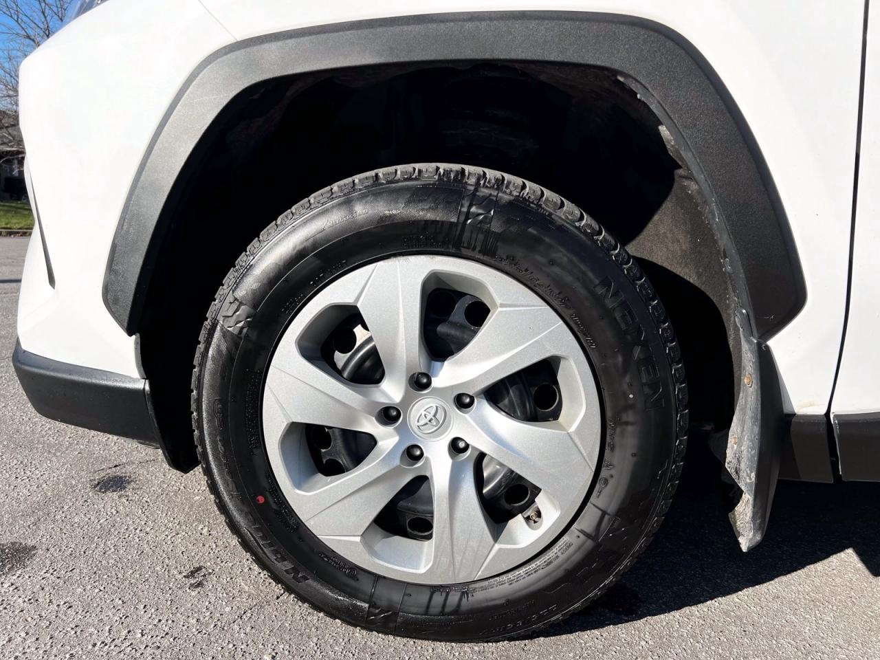 2021 Toyota RAV4 LE AWD - Photo #8