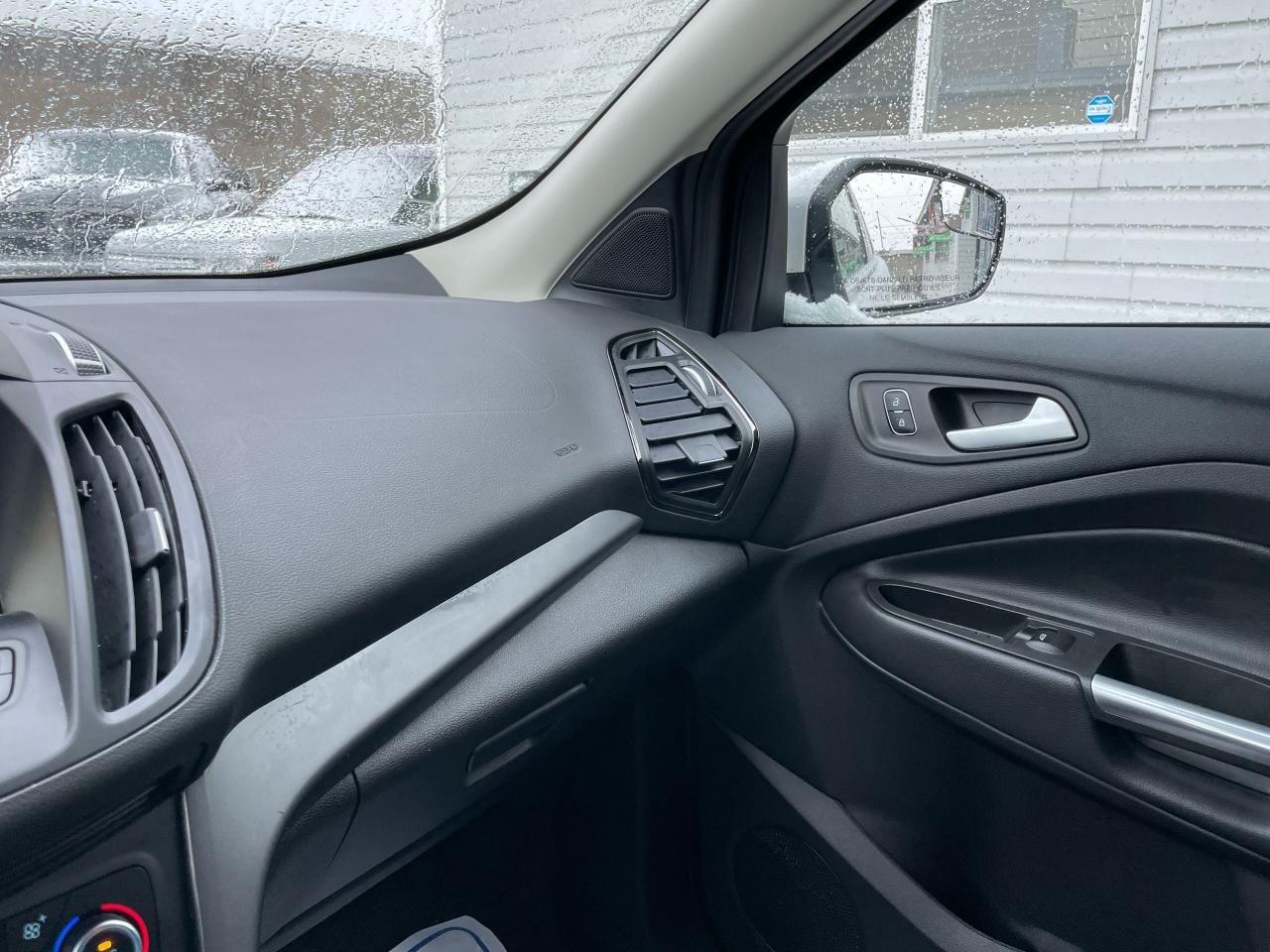 2018 Ford Escape SEL - Photo #17