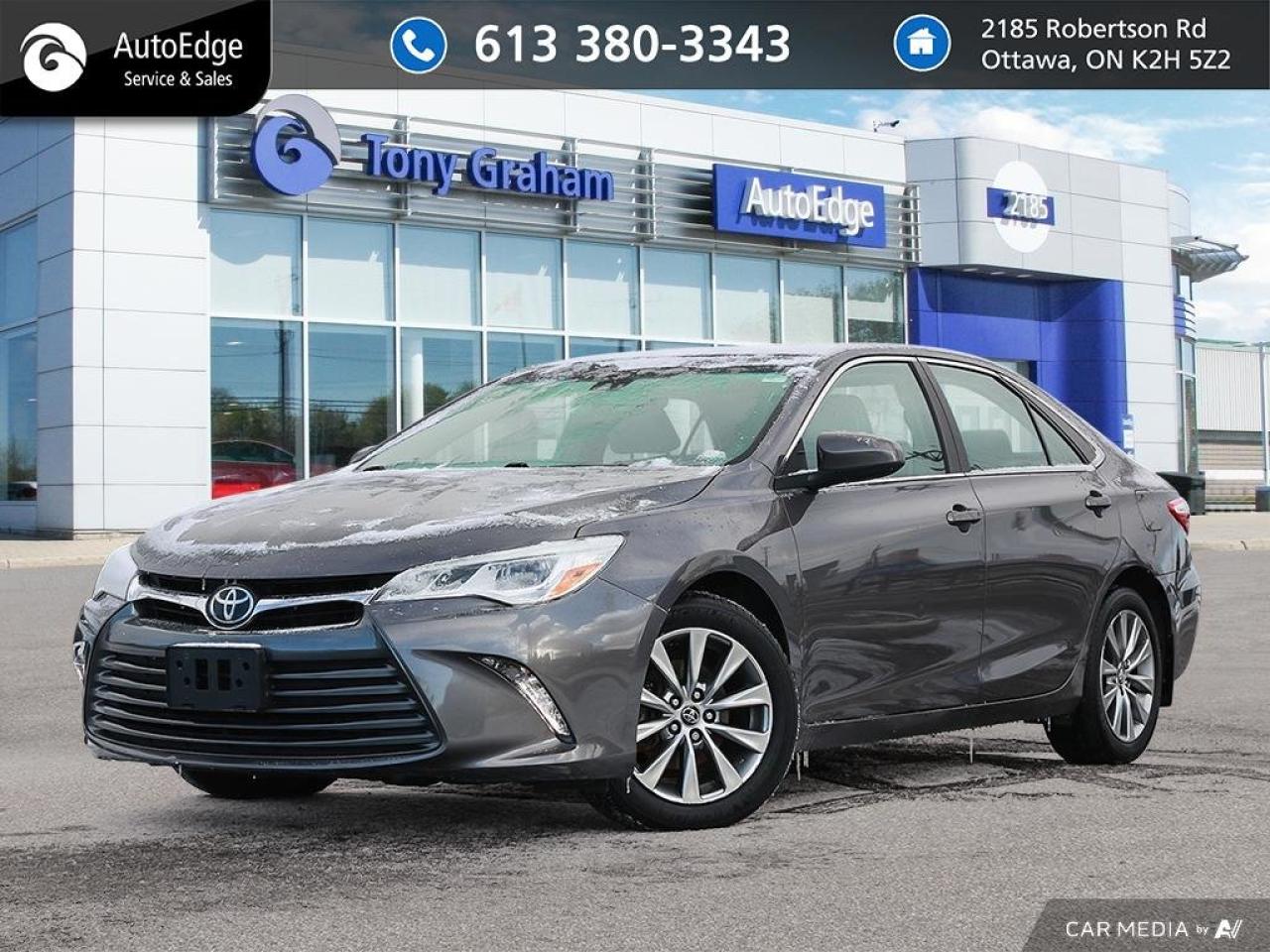 Used 2016 Toyota Camry XLE for sale in Ottawa, ON