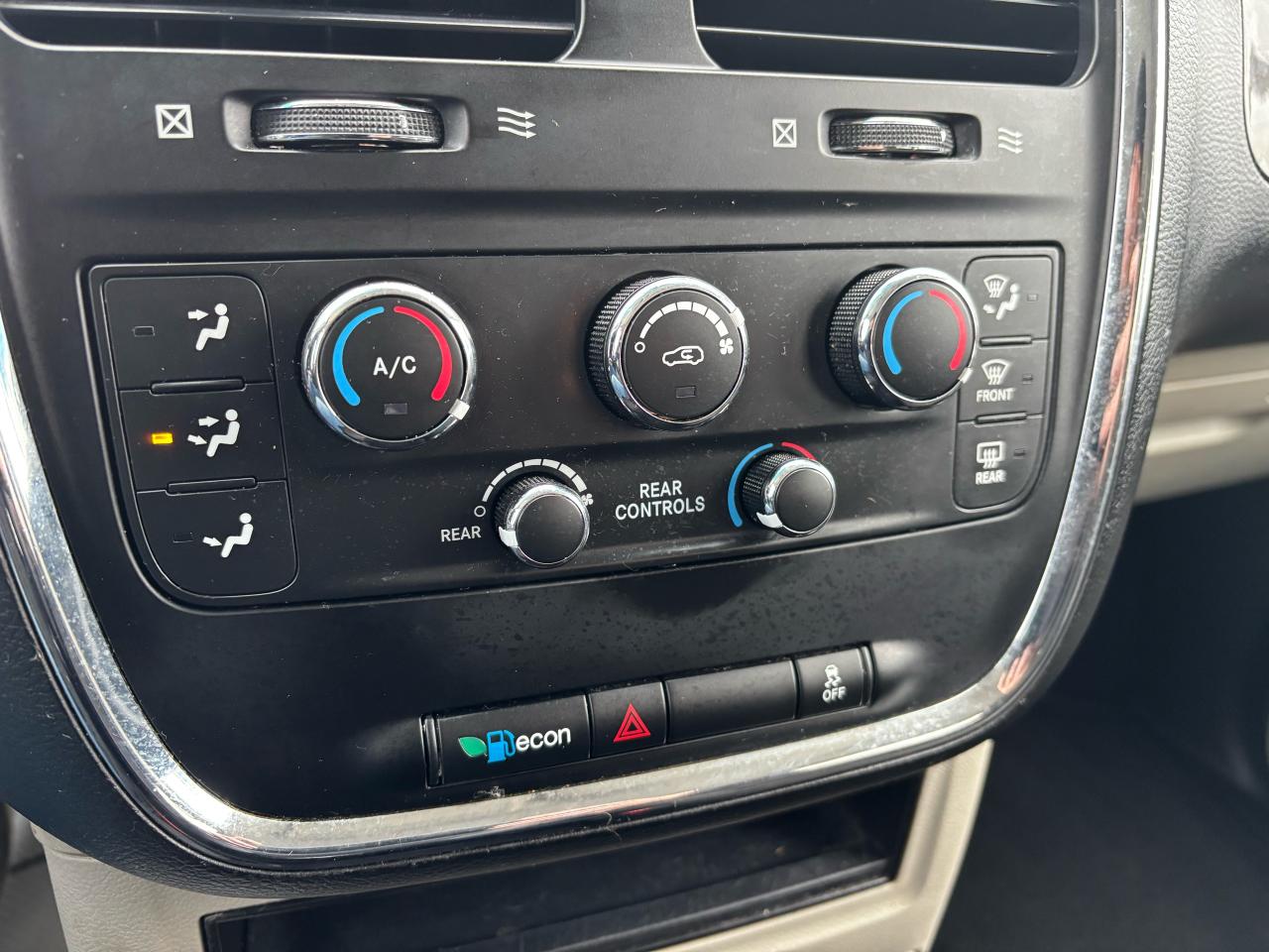 2017 Dodge Grand Caravan SXT, Rear Heat/Air, Bluetooth, FULL STO-N-GO - Photo #9