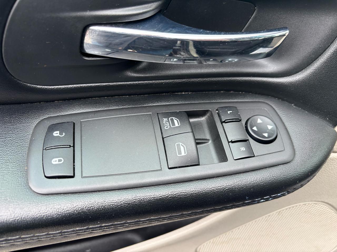 2017 Dodge Grand Caravan SXT, Rear Heat/Air, Bluetooth, FULL STO-N-GO - Photo #16