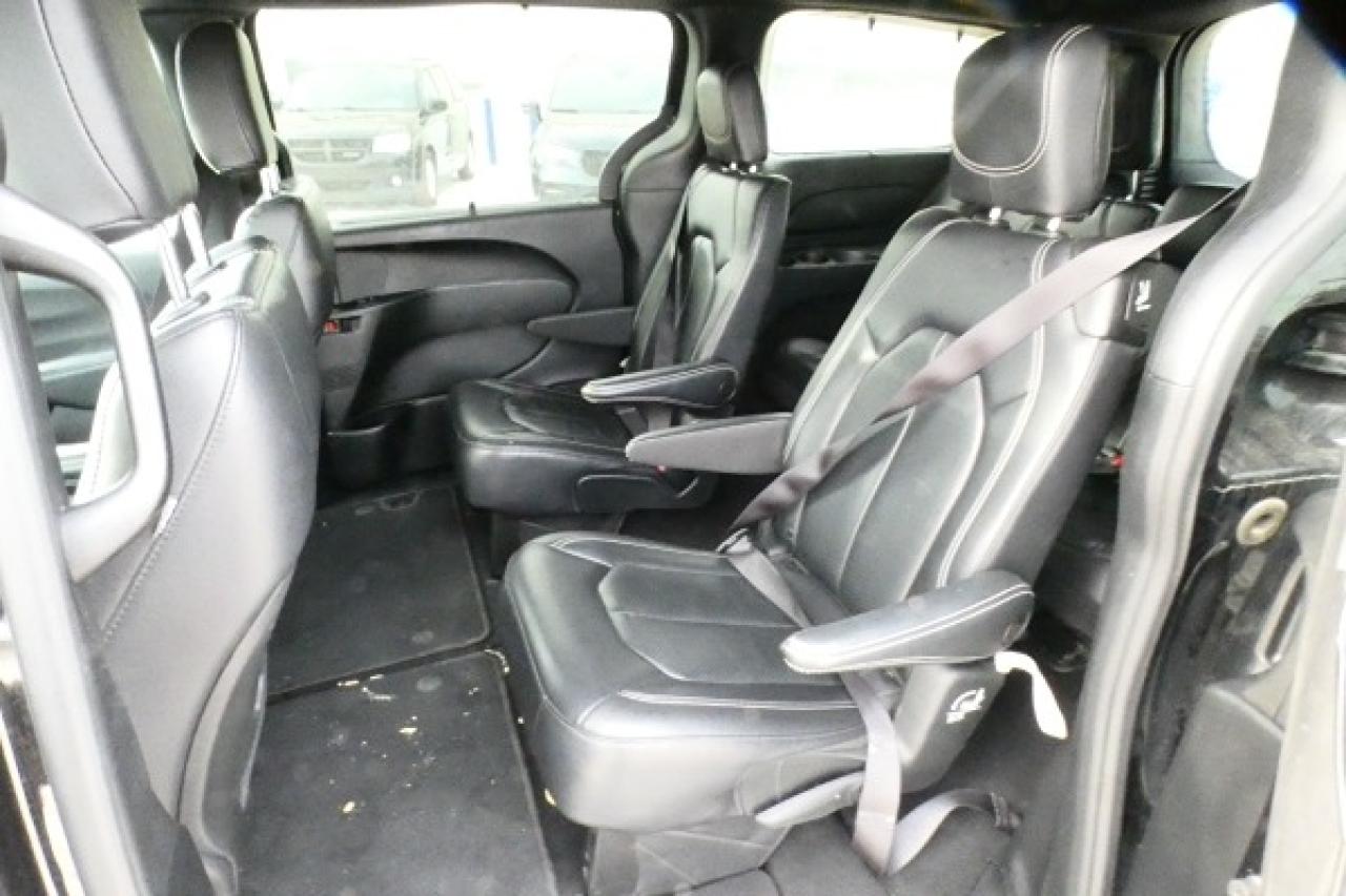 2022 Chrysler Pacifica S Touring L FWD w/Htd Leather, BUC - Photo #10