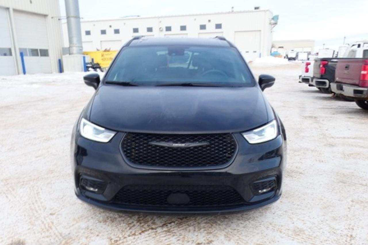 2022 Chrysler Pacifica S Touring L FWD w/Htd Leather, BUC - Photo #3