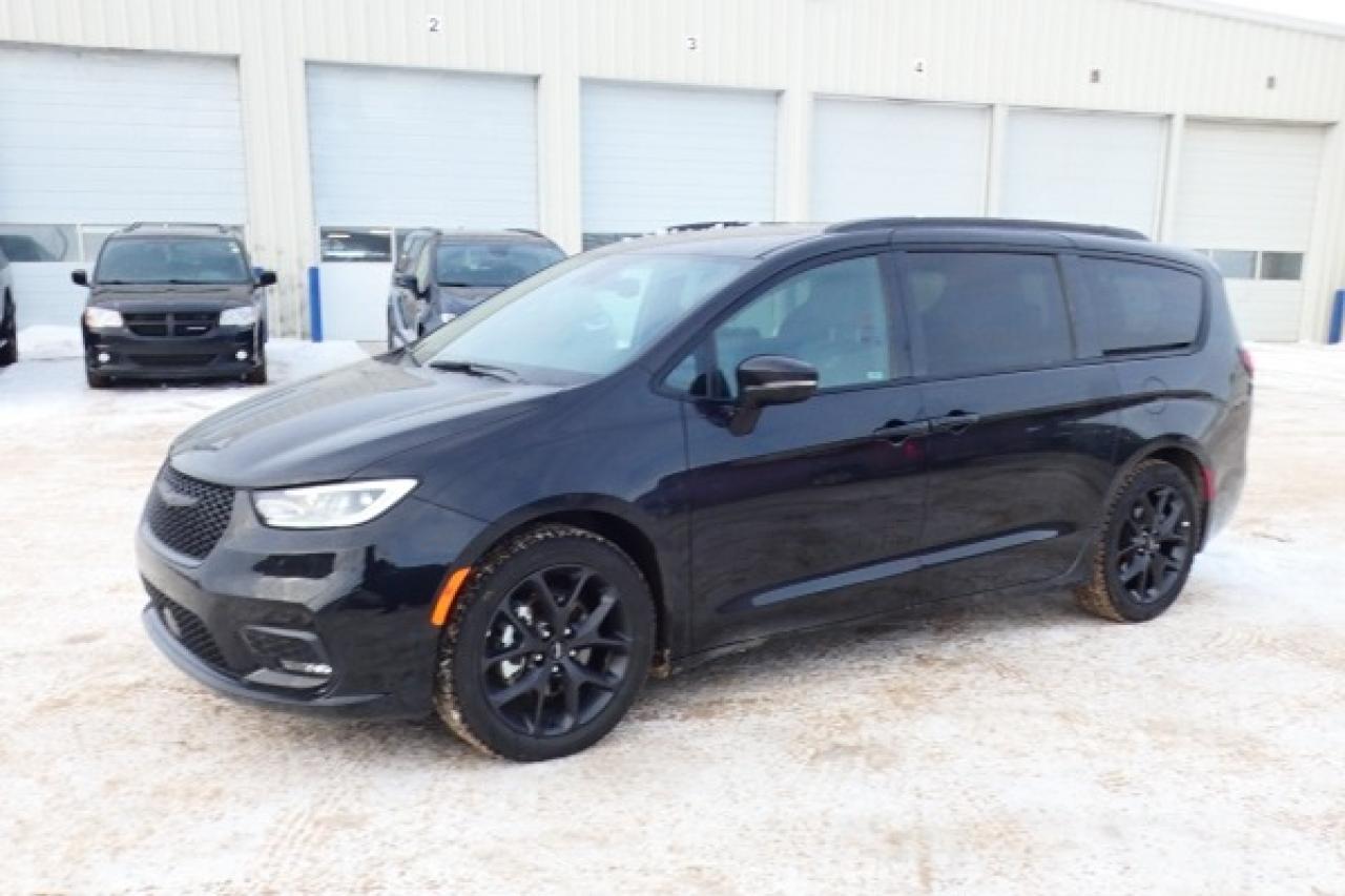 2022 Chrysler Pacifica S Touring L FWD w/Htd Leather, BUC - Photo #2