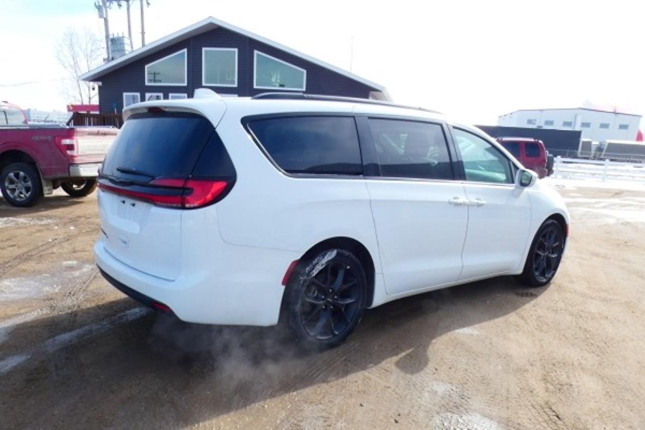 2022 Chrysler Pacifica S Touring L FWD w/Htd Leather, BUC - Photo #6