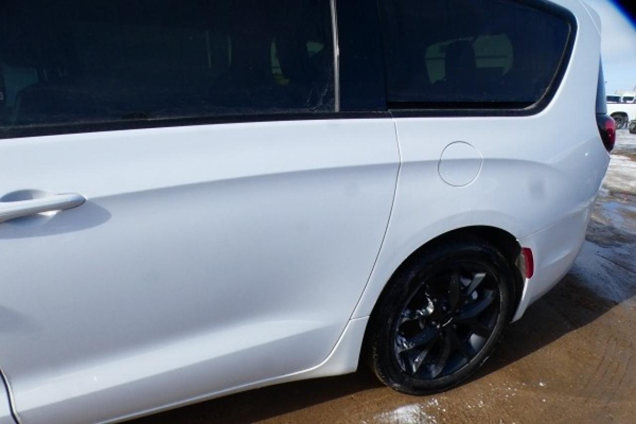 2022 Chrysler Pacifica S Touring L FWD w/Htd Leather, BUC - Photo #34