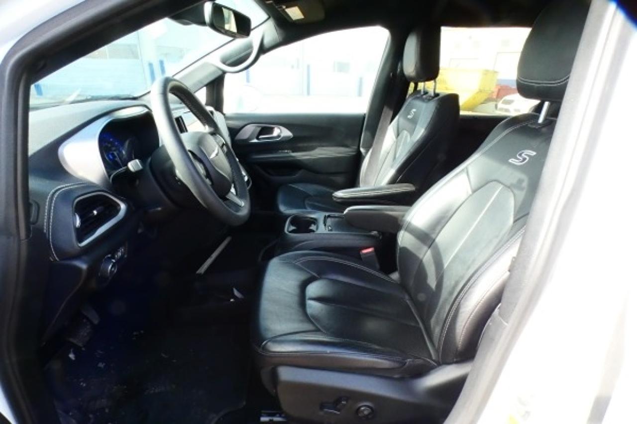 2022 Chrysler Pacifica S Touring L FWD w/Htd Leather, BUC - Photo #11