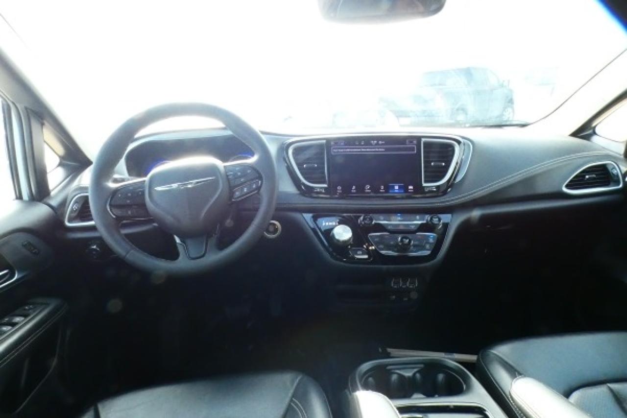 2022 Chrysler Pacifica S Touring L FWD w/Htd Leather, BUC - Photo #12