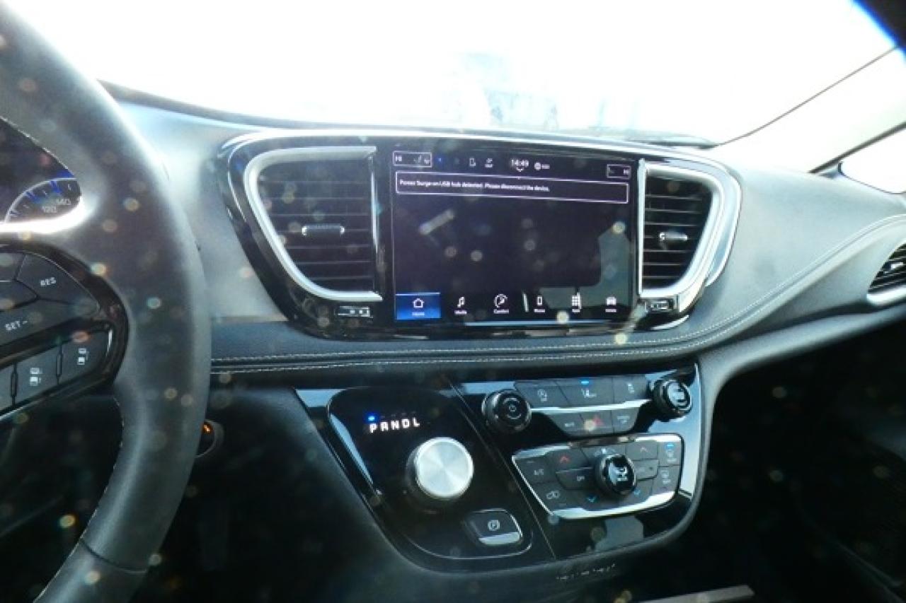 2022 Chrysler Pacifica S Touring L FWD w/Htd Leather, BUC - Photo #15
