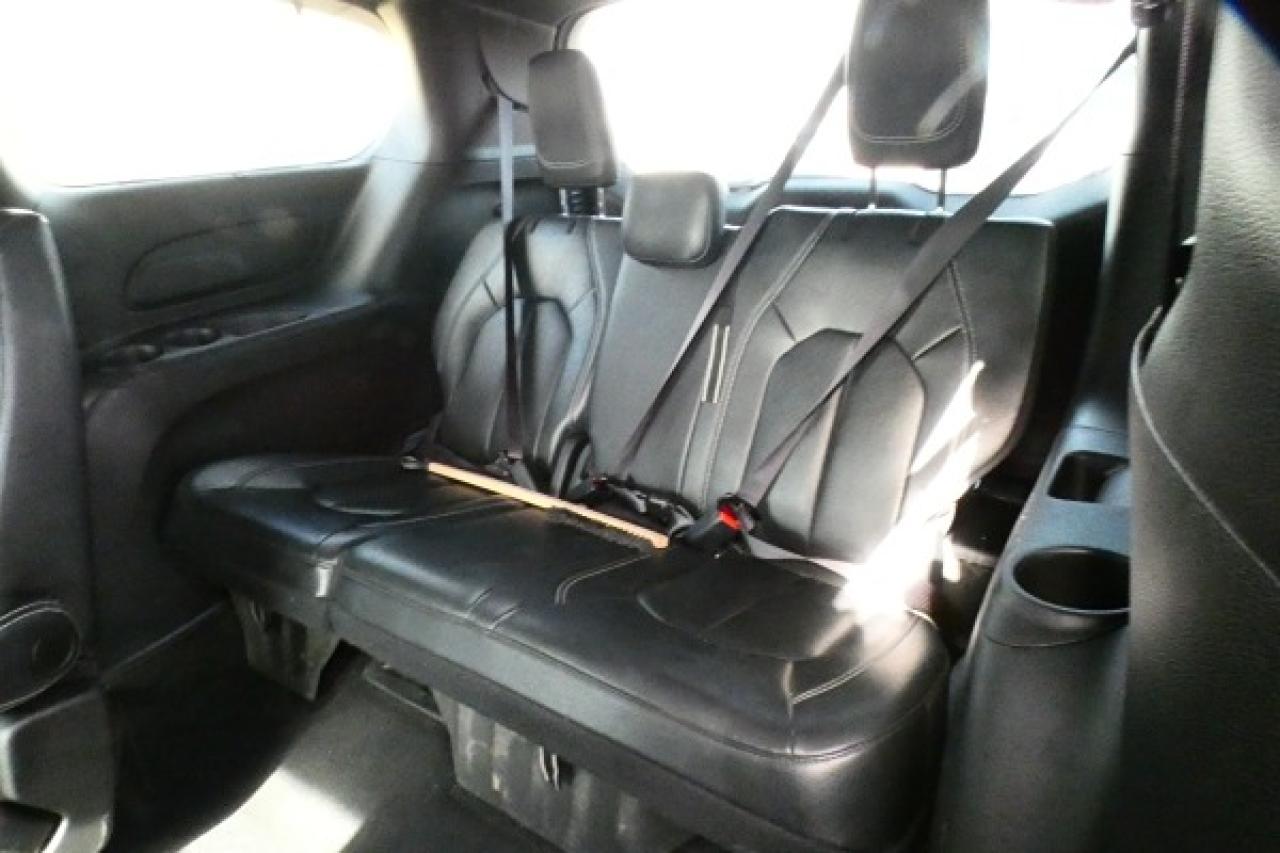 2022 Chrysler Pacifica S Touring L FWD w/Htd Leather, BUC - Photo #9