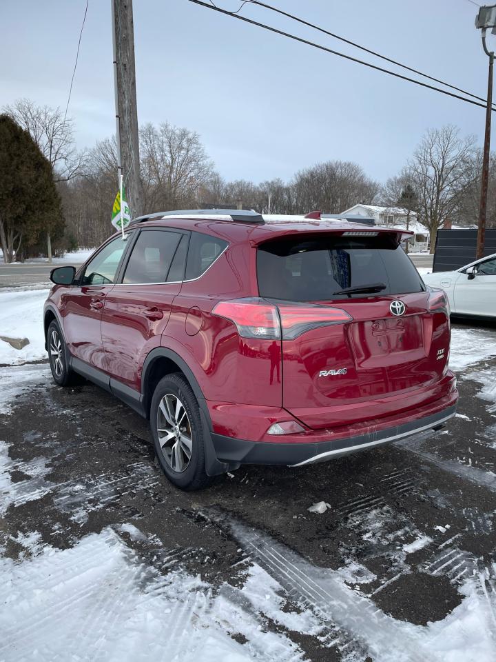 2018 Toyota RAV4 AWD XLE - Photo #2
