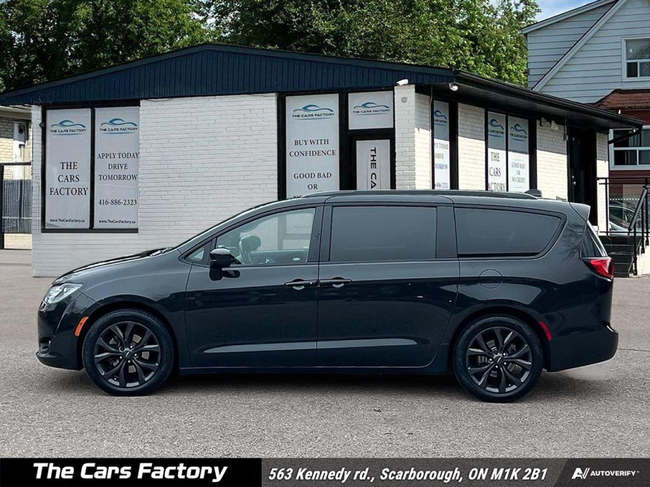 2018 Chrysler Pacifica Touring L Leather/Nav/Camera/ Apple Carplay! - Photo #3