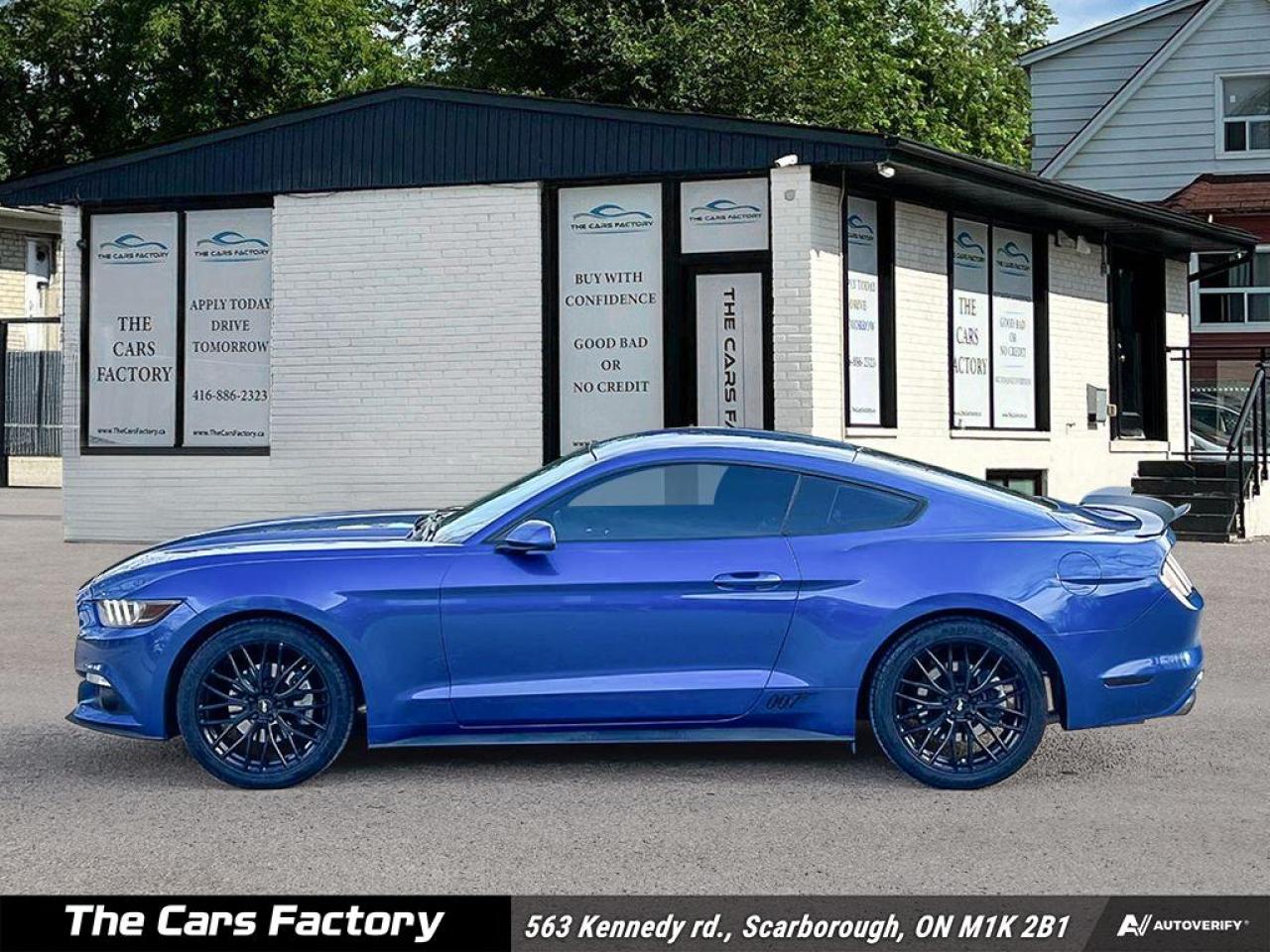 2017 Ford Mustang EcoBoost Fastback 6MT Very Clean! - Photo #3