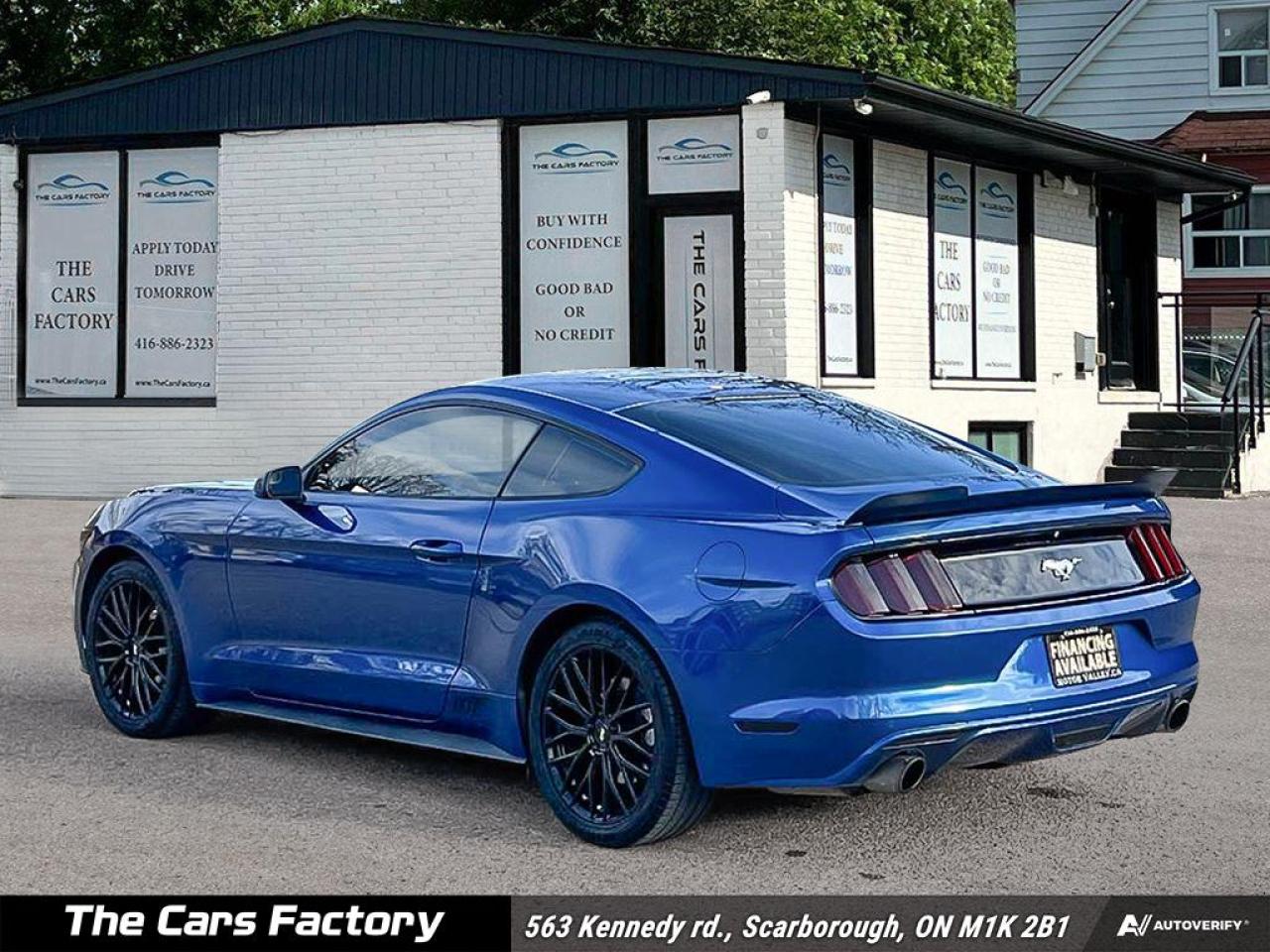 2017 Ford Mustang EcoBoost Fastback 6MT Very Clean! - Photo #4