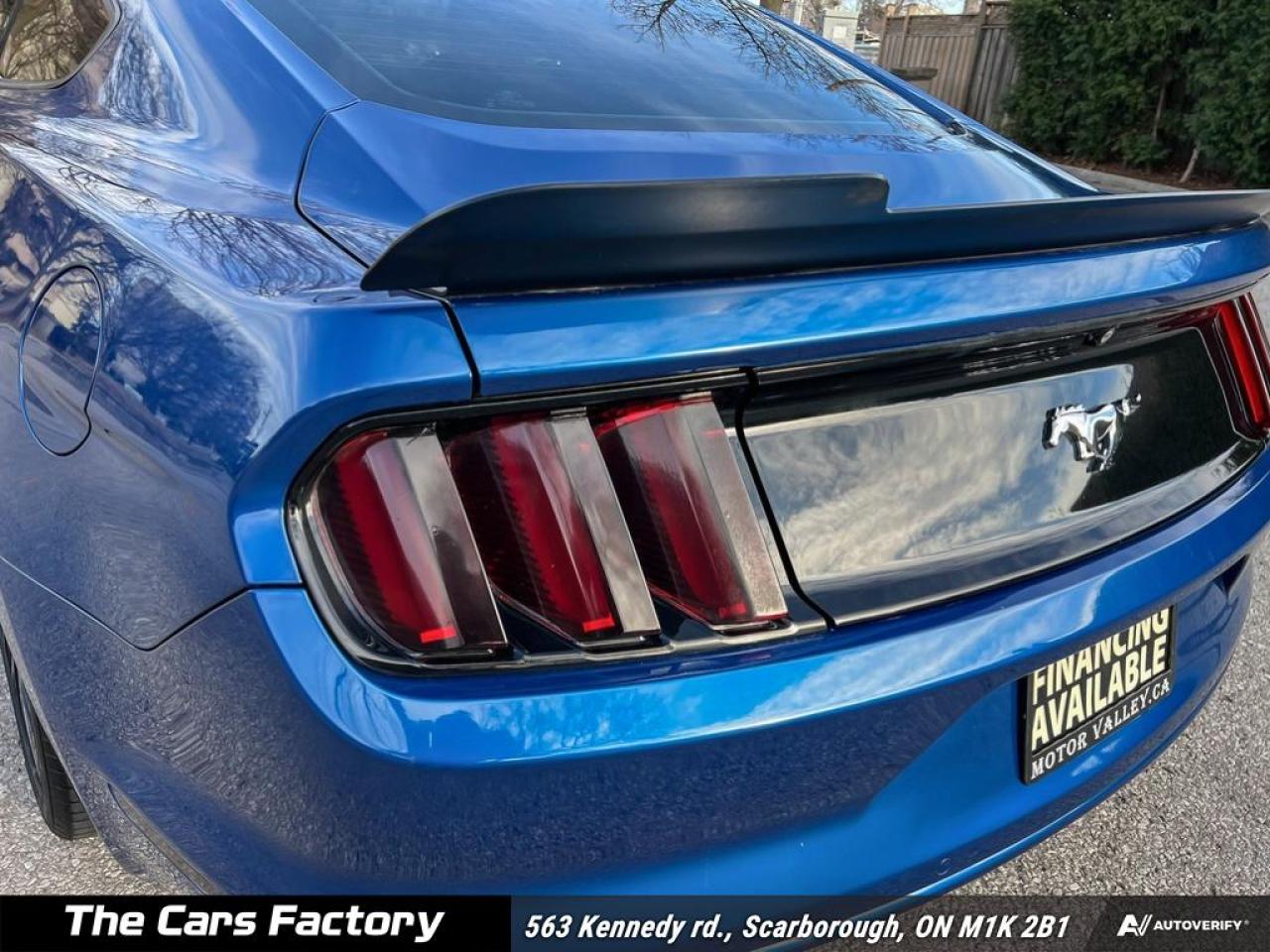 2017 Ford Mustang EcoBoost Fastback 6MT Very Clean! - Photo #11