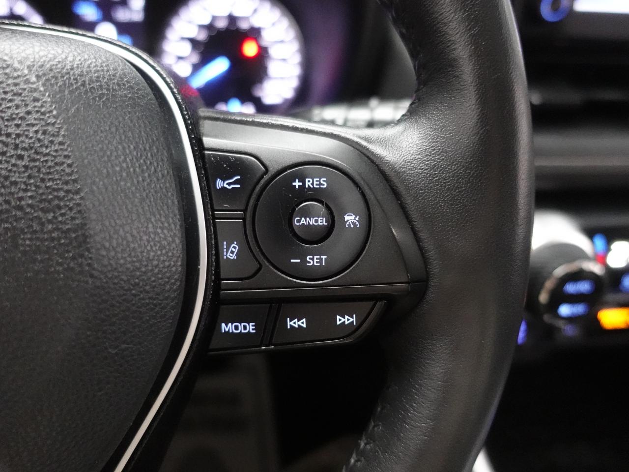 2021 Toyota RAV4 HYBRID XLE | AWD | Sunroof | ACC | BSM | CarPlay