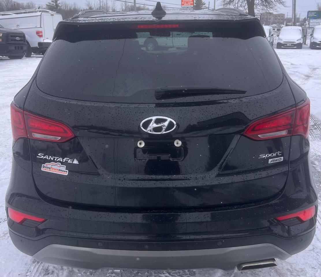 2018 Hyundai Santa Fe Sport 2.4L AWD - Photo #4