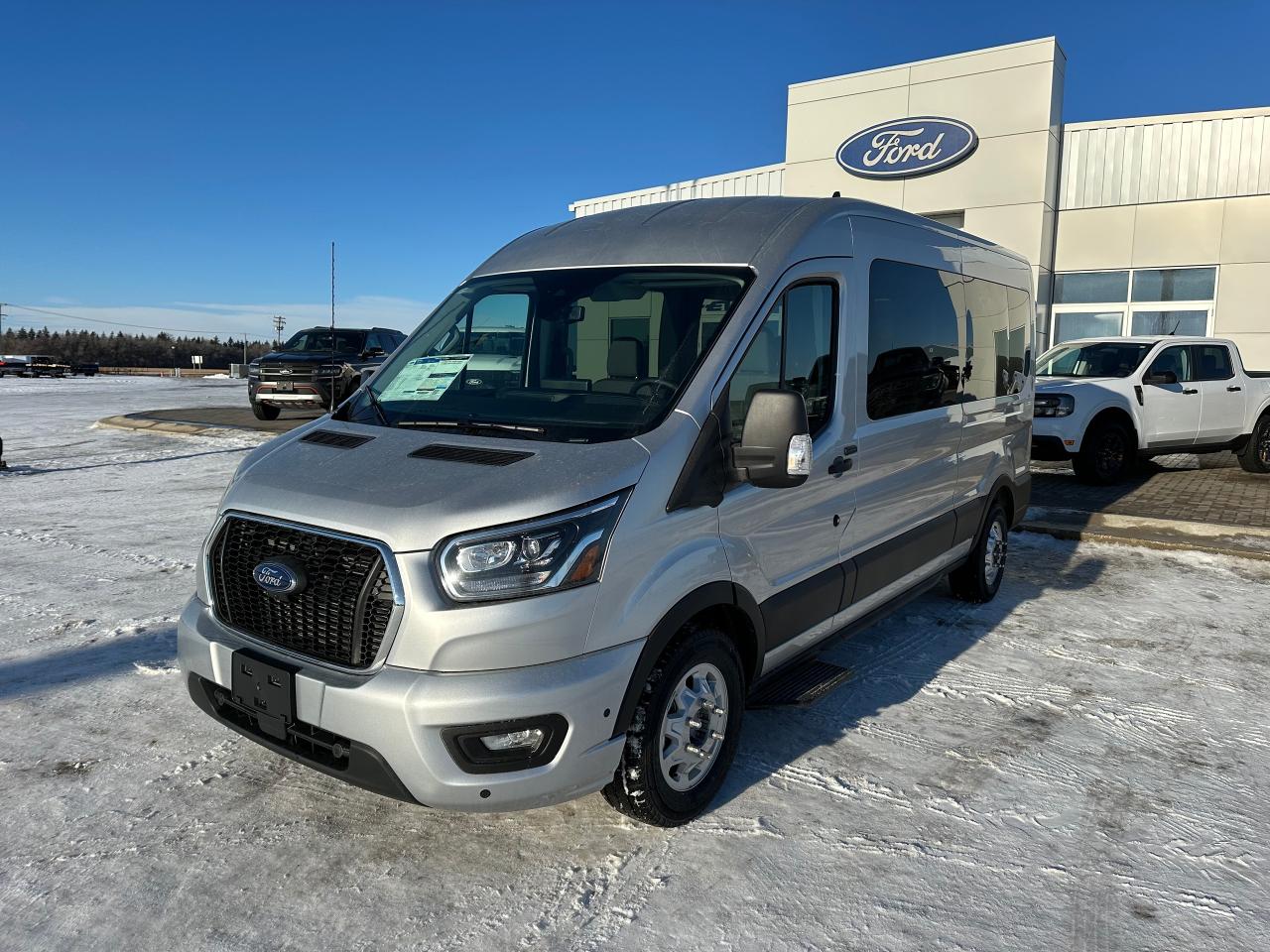 2024 Ford Transit Passenger Wagon XLT T-350 148 Med Roof  AWD 302A Photo