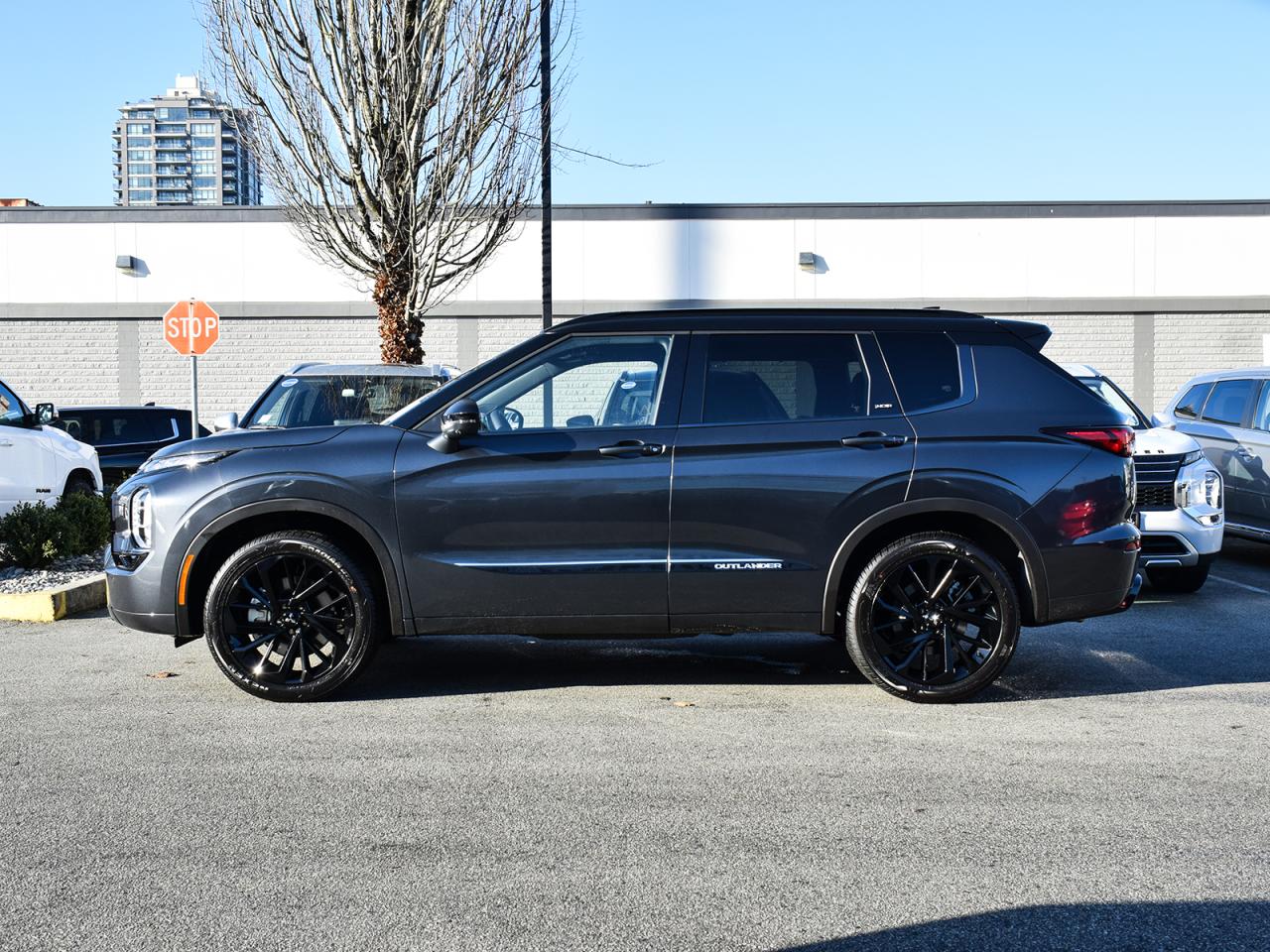 New 2024 Mitsubishi Outlander Noir - Black Alloy Wheels, Black Roof & Grille for sale in Coquitlam, BC