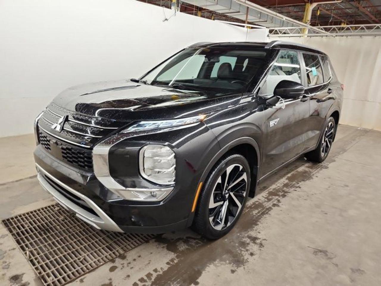 Used 2023 Mitsubishi Outlander Phev SEL AWC | 7 Pass | Leather | Nav | Panoramic Sunroof | Heated Steering + Seats | CarPlay + Android for sale in Guelph, ON