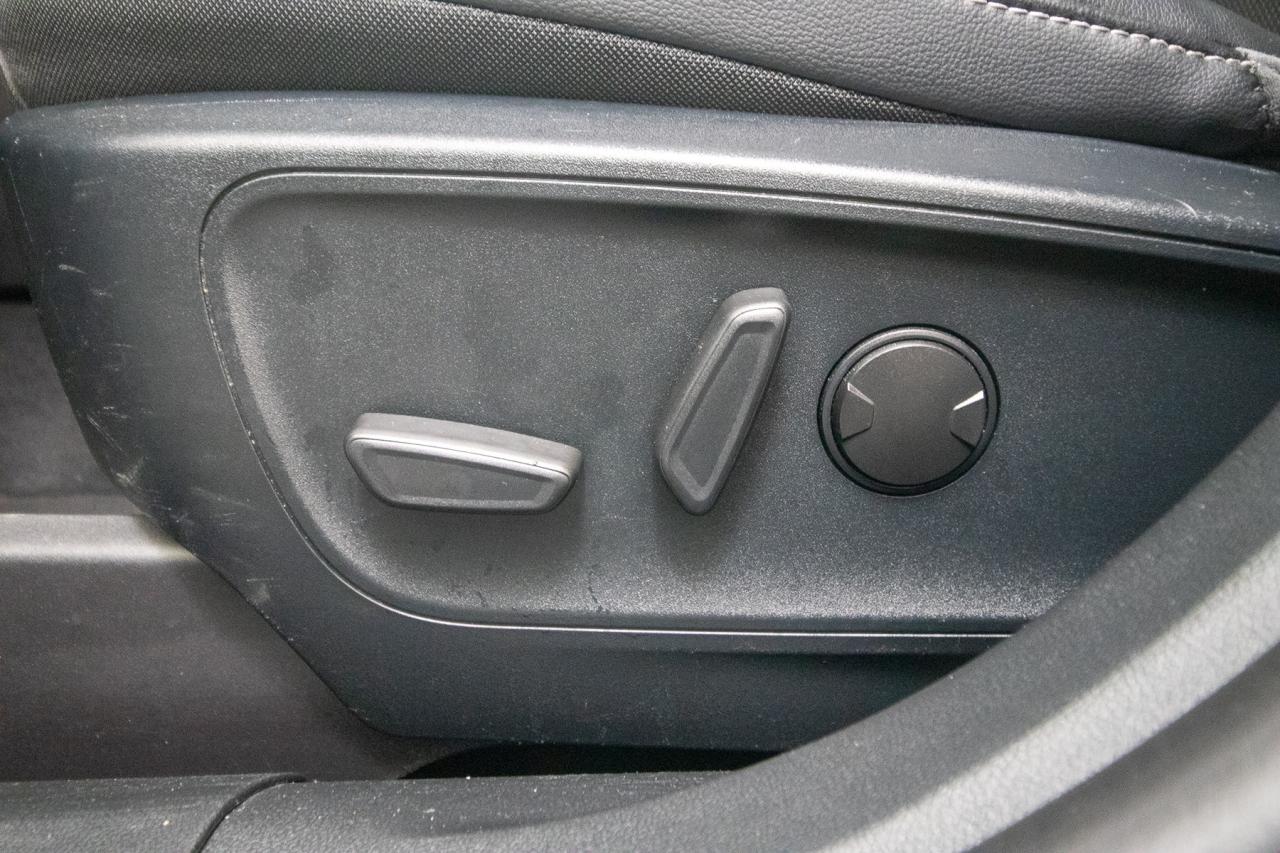 2021 Ford Escape SEL 4WD Photo5