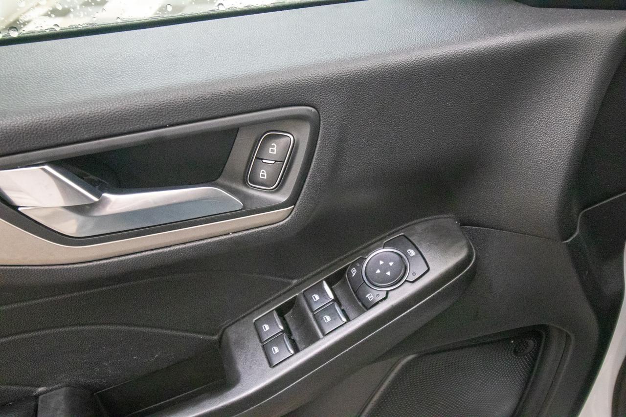 2021 Ford Escape SEL 4WD Photo5