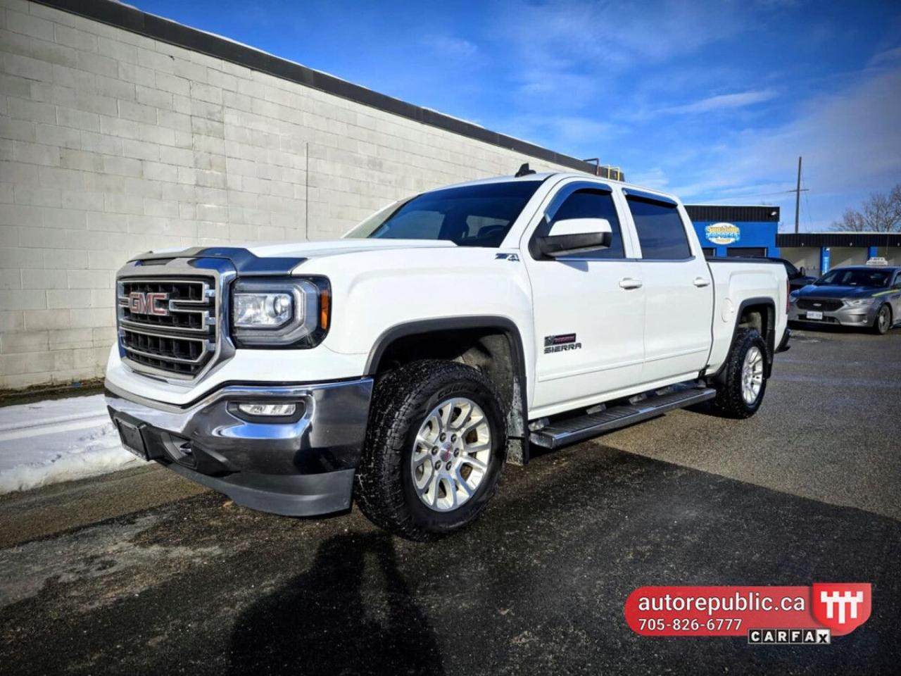 Used 2017 GMC Sierra 1500 SLE Certified No Accidents V8 4x4 Well Maintained for sale in Orillia, ON